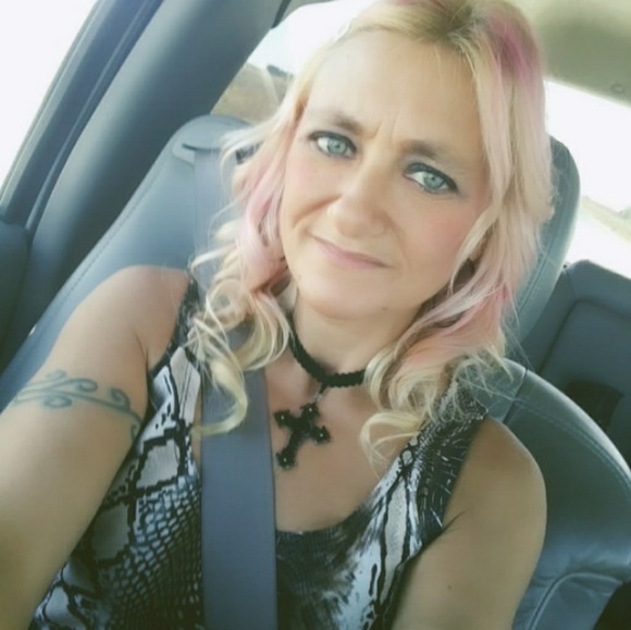 Meet your Posher, Melonee - Picture 1 of 1